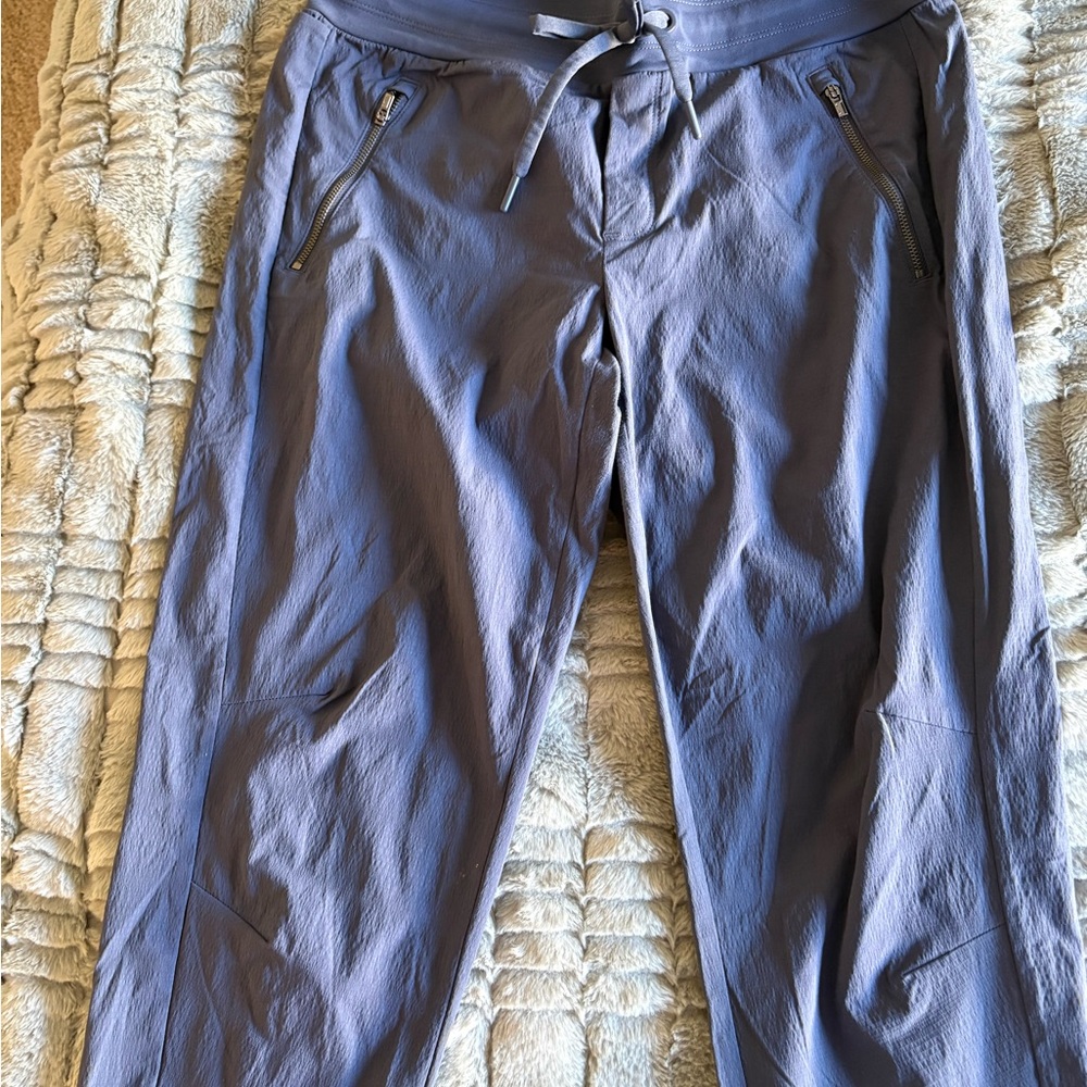 Athleta Trekkie North Women’s Joggers. Color dark navy nightfall